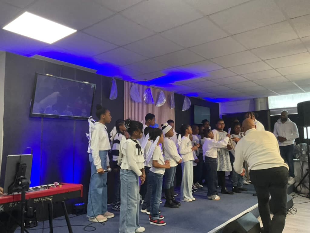 Chorale des jeunes sur scène